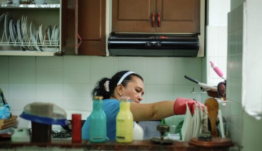 「Do I have to?」の意味とは？「えー、やらなきゃだめ？」をネイティブが使う表現を解説
