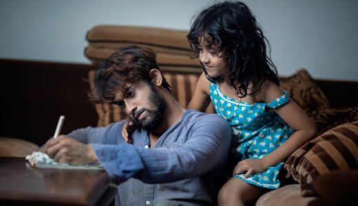 「spare the rod and spoil the child」の意味とは？「甘やかすと子はだめになる」をネイティブが使うことわざを解説