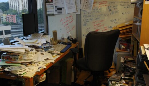 「can’t get around to」の意味とは？「手が回らない」をネイティブが使う英語表現
