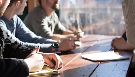 「Don't I get a say in this?」の意味とは？「私の意見はお構いなし?」をネイティブが使う表現