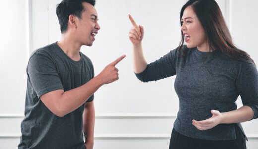 「at it again」の意味とは？「また始まったよ」をネイティブが使う英語表現
