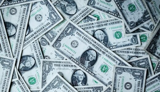 「make a bundle」の意味とは？「大金を稼ぐ」と伝える方法をネイティブ目線で解説