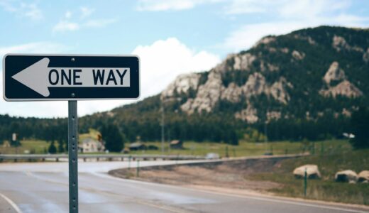 「the other way around」の意味とは？「正反対」と伝える方法をネイティブ目線で解説