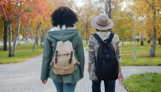 「Do you want some company?」の意味とは？「一緒にいようか?」をネイティブが使う表現