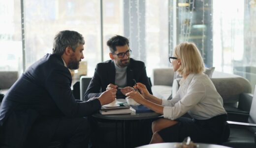 「What’s in it for me?」の意味とは？「それって私にどんな得があるの？」をネイティブが使う表現を解説