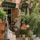 植物に囲まれたおしゃれなお店