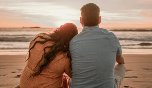 「lovey-dovey」の意味とは？「アツアツの！」をネイティブが使う表現を解説