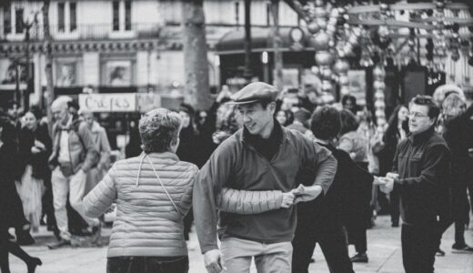 「young at heart」の意味とは？「気が若い・心はいつまでも若い」をネイティブが使う表現を解説