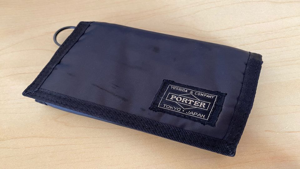 【長財布を持たない理由】ポータータンカーの三つ折り小型財布のレビュー！
