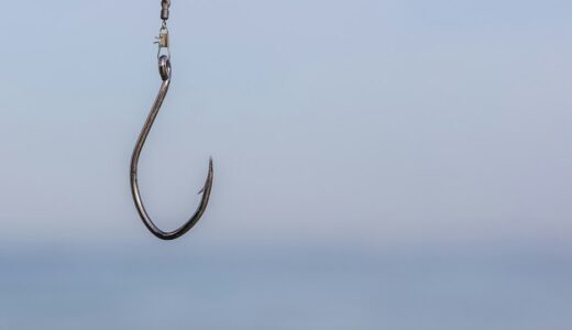 「Don’t fall for it」の意味とは？「だまされるな」と伝える方法をネイティブ目線で解説