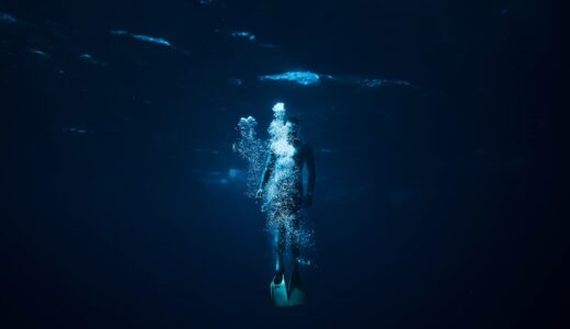 「out of your depth」の意味とは？「手に負えない・力不足」をネイティブが使う表現
