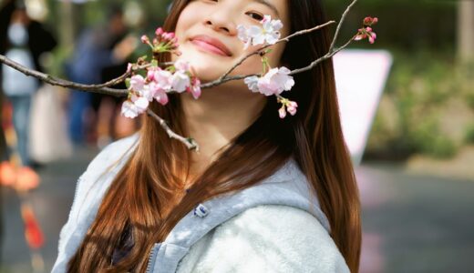 「tickled pink」の意味とは？「大喜びする」と伝える方法をネイティブ目線で解説