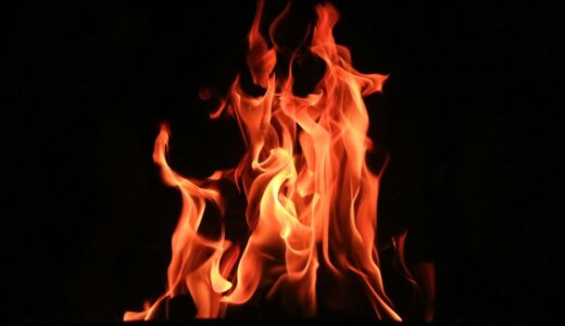 「baptism by fire」の意味とは？「厳しい試練・火の洗礼」と伝える方法をネイティブ目線で解説