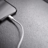 スマホのバッテリーが切れそうなイメージ