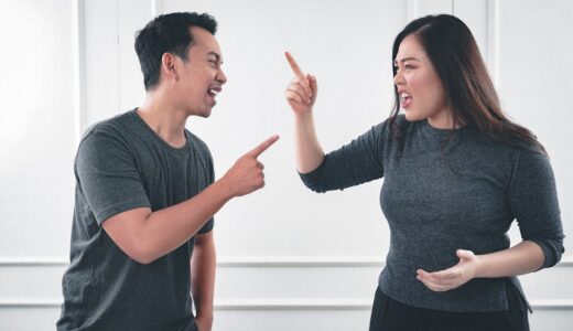 「That's my line」の意味とは？「それはこっちのセリフ」をネイティブが使う表現を解説