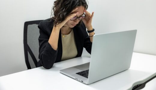 「Not again.」の意味とは？「また！勘弁してよ！」をネイティブが使う表現を解説