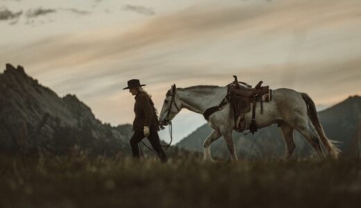 「cowboy up」の意味とは？「気合を入れる・男らしく立ち向かう」をネイティブが使う表現を解説