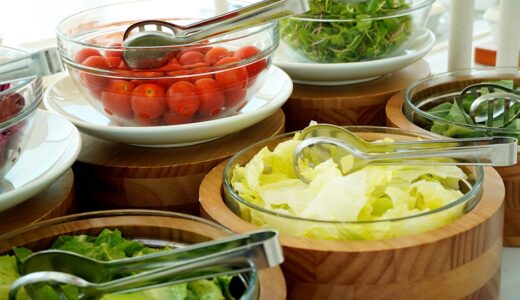 「on the side」の意味とは？「ドレッシングは別で」をネイティブが使う表現を解説