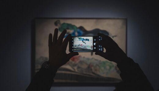 「Are you allowed to take pictures in here?」の意味とは？「ここで写真を撮ってもいい？」をネイティブが使う表現を解説