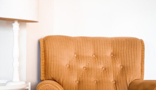 「armchair philosophy」の意味とは？「机上の空論・実践なき理屈」をネイティブが使う表現を解説