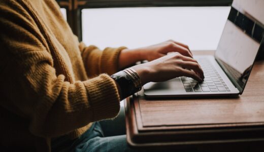「case-sensitive」の意味とは？「大文字小文字を区別する」をネイティブが使う表現を解説