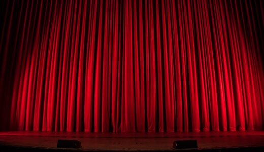 「drama queen」の意味とは？「大袈裟に騒ぎ立てる人」をネイティブが使うスラングを解説