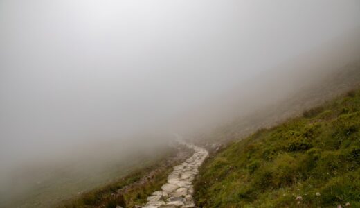 「Life is about not knowing what's coming」の意味とは？「何が起こるかわからないのが人生」をネイティブが使う表現を解説