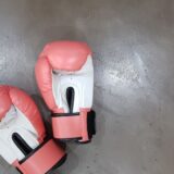 赤いボクシンググローブ