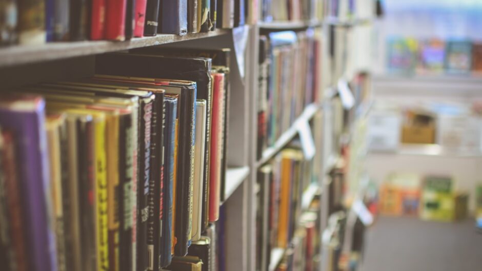 図書館の書架