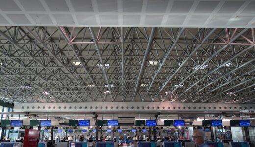 「where do you check in for the flight?」の意味とは？「搭乗手続きはどこですか」をネイティブが使う表現を解説