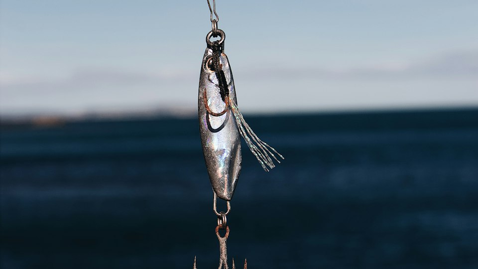 灰色の釣り用ルアー